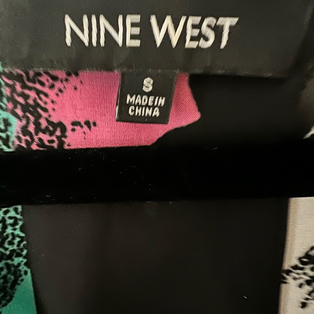 Nine West Sleeveless V Neck Blouse - Picture 3 of 3